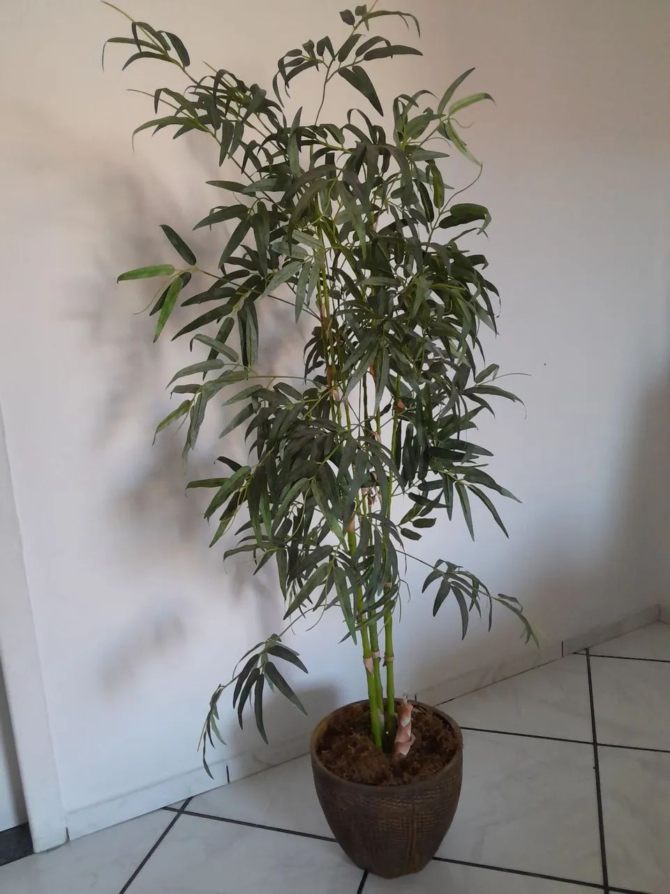 Vendo Coqueiro artificial de 1.70cm com vazo rústico - Foto 2