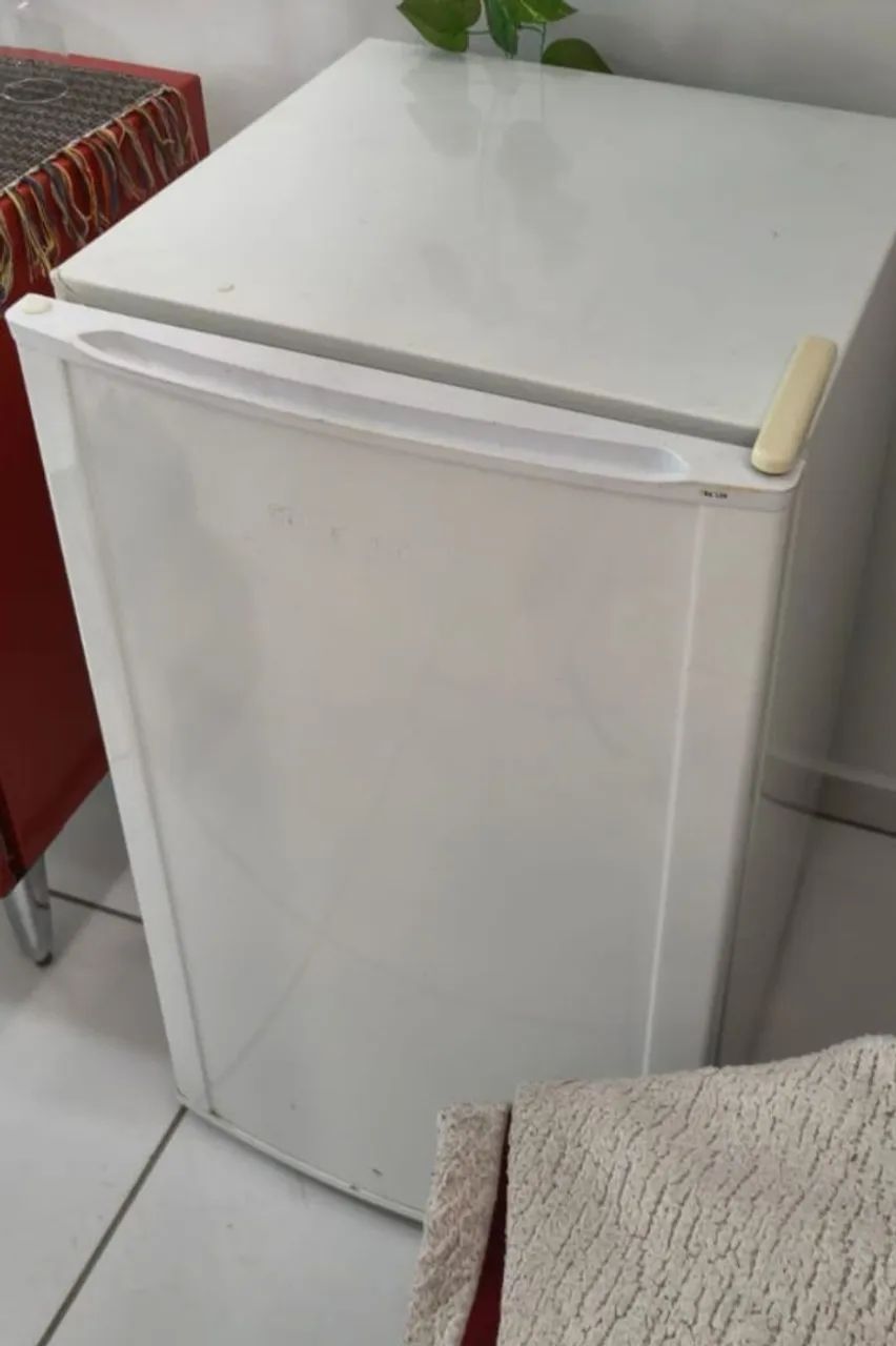 FRIGOBAR ELETROLUX 122L - Foto 2