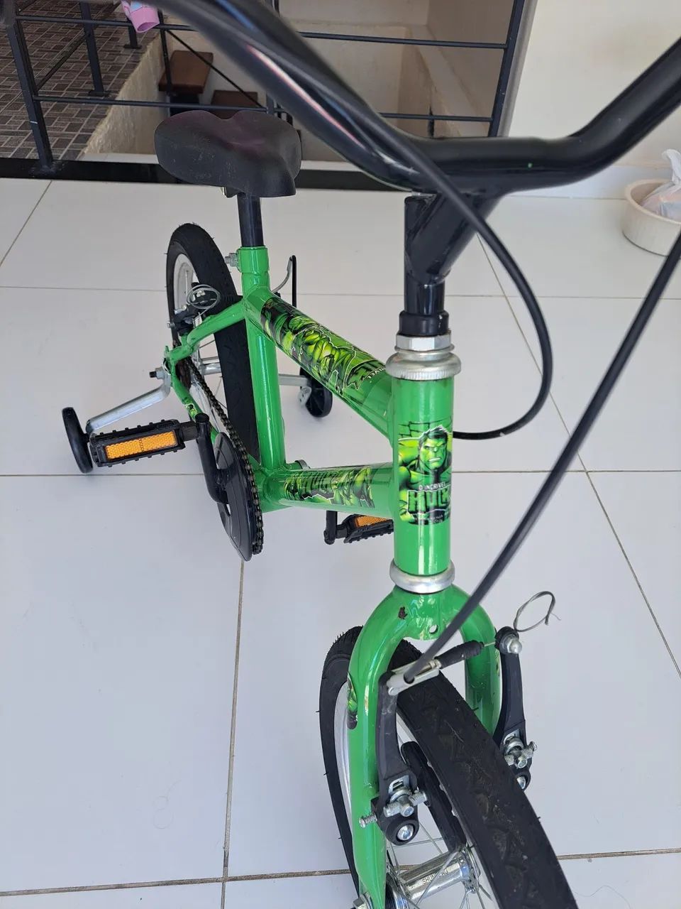 Bicicleta infantil - Hulk - Foto 3
