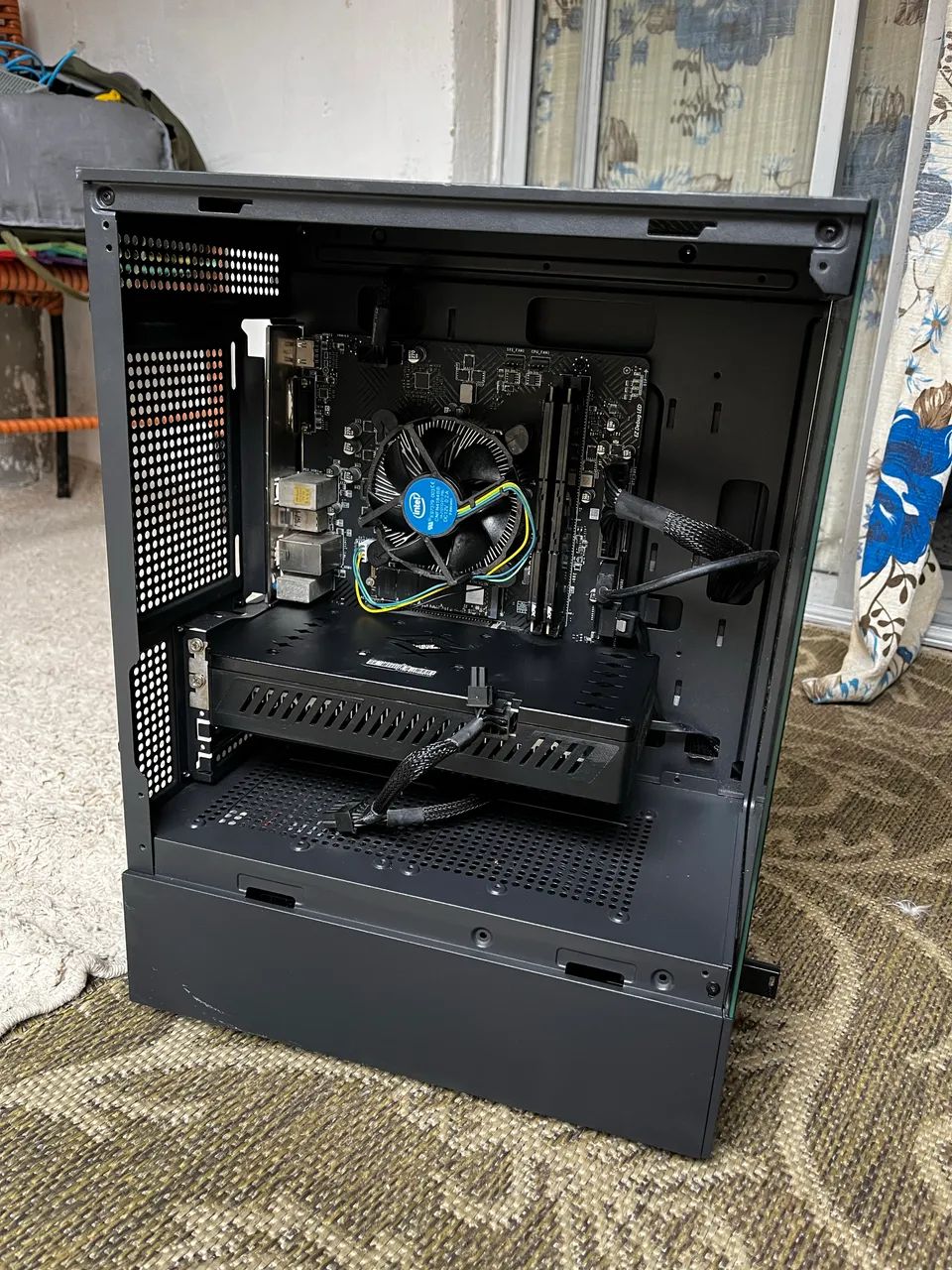 PC GAMER CORE I5 10400 + Rx 590