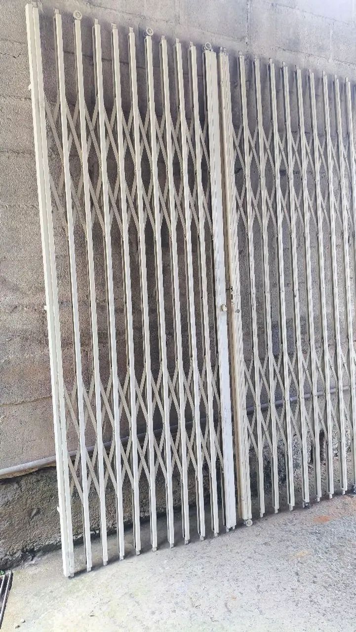 Porta sanfonada bem conservada  - Foto 4