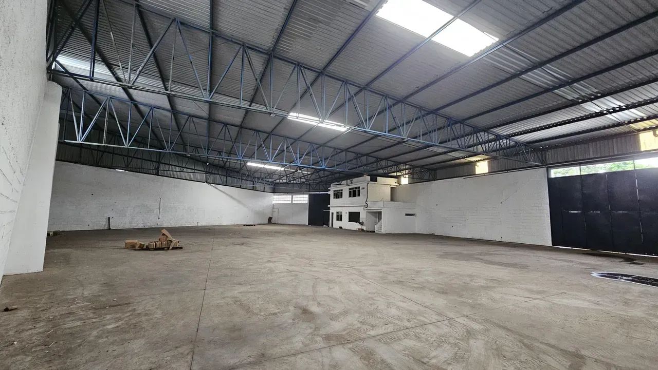 Galpão logístico com 1000m2 na Região de Vila Velha
