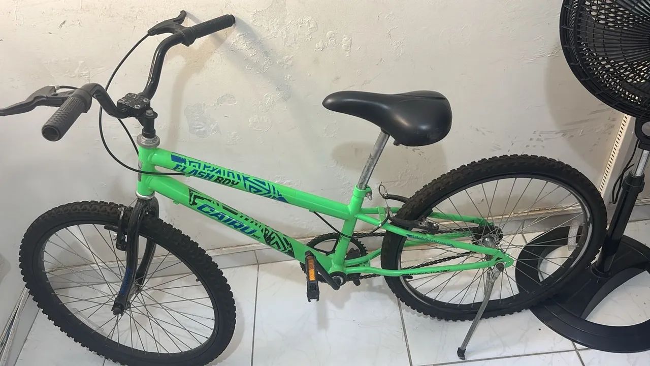 Bicicleta 1 ano de uso, semi nova. - Foto 3
