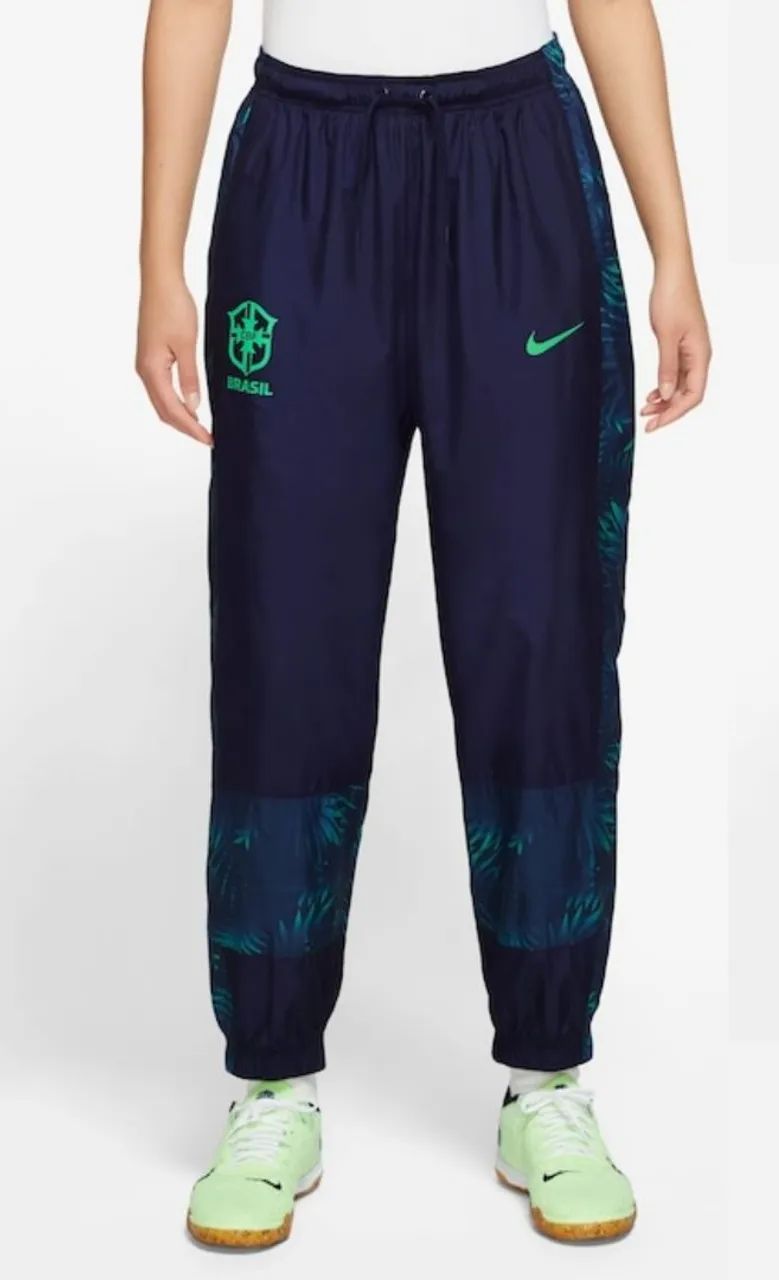 Calça Nike Brasil Essential Feminina Nova/TAMANHO G - Foto 4