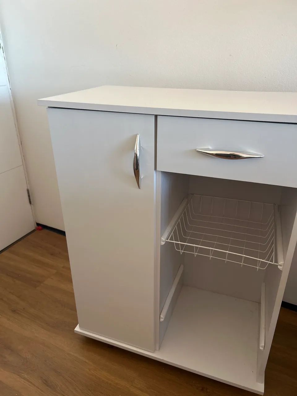 Móvel microondas fruteira