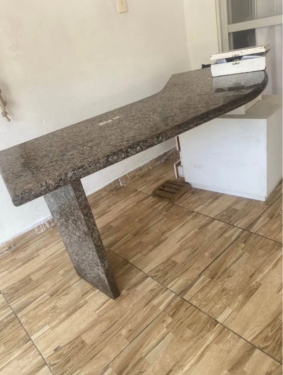 Large Marble Table468263149712844801