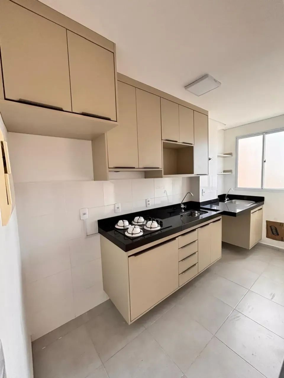 Imóvel para aluguel tem 40 metros quadrados com 2 quartos