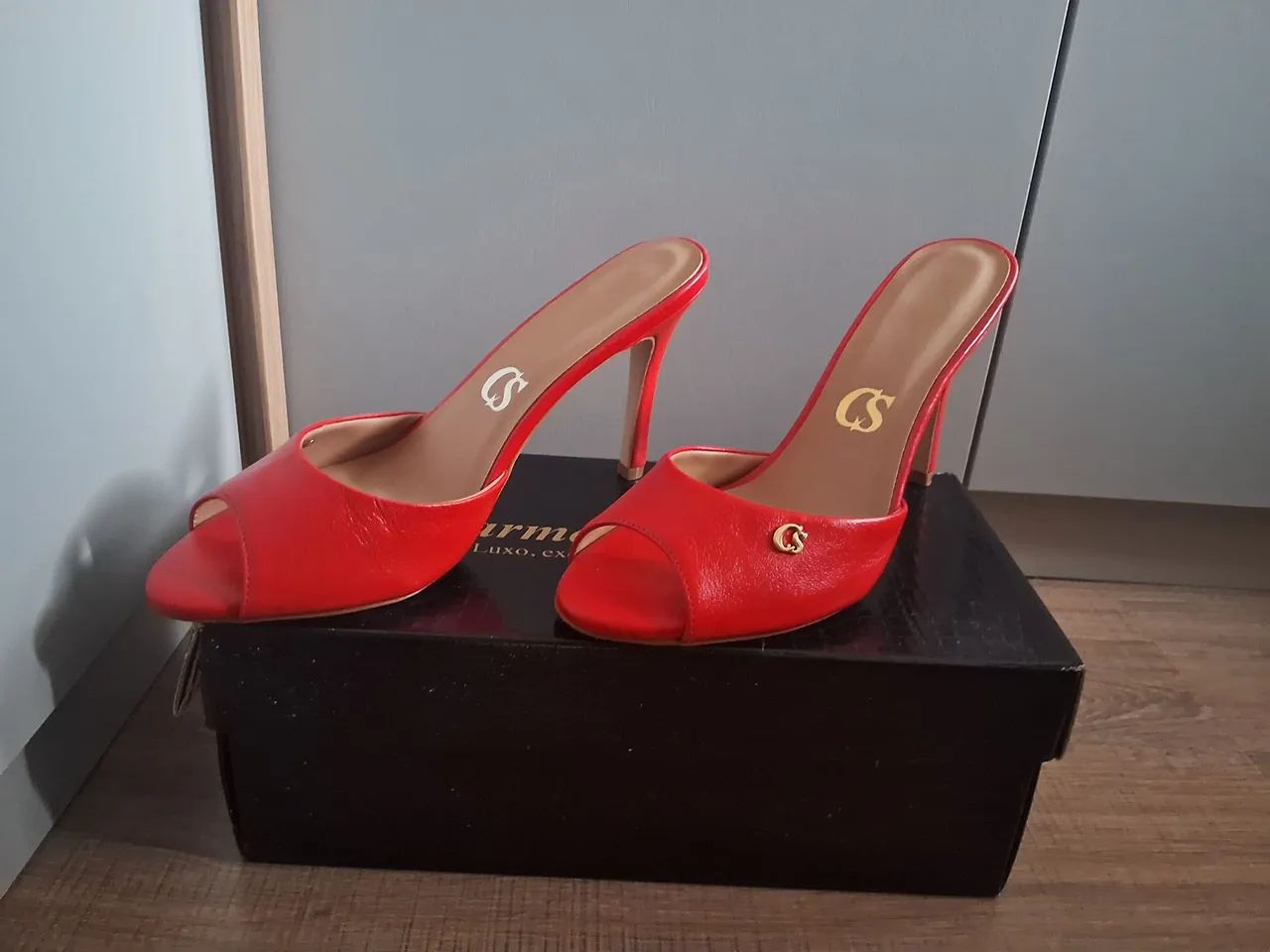 Lindíssima sandalia Carmen Steffens 