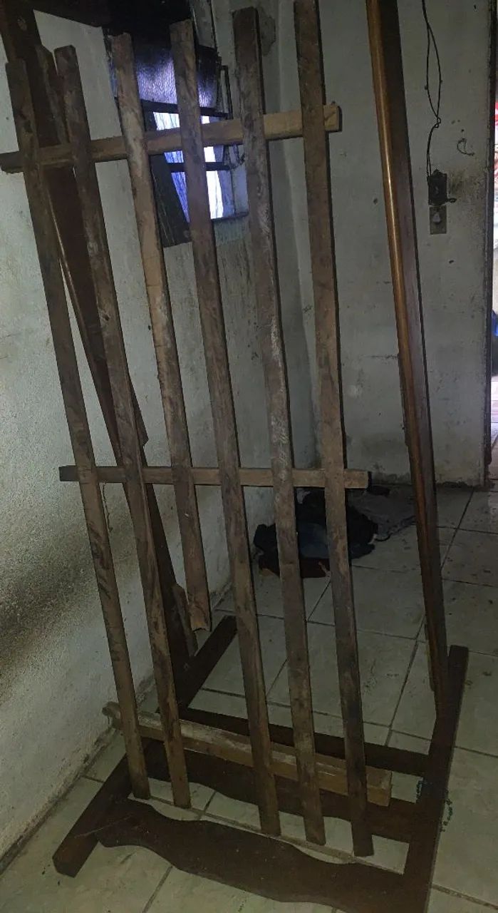 Vendo cama de sucupira solteiro usada   - Foto 2