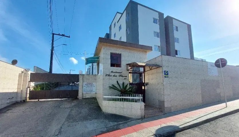 A/ Apartamento com 2 dormitórios no bairro Serraria em São José.