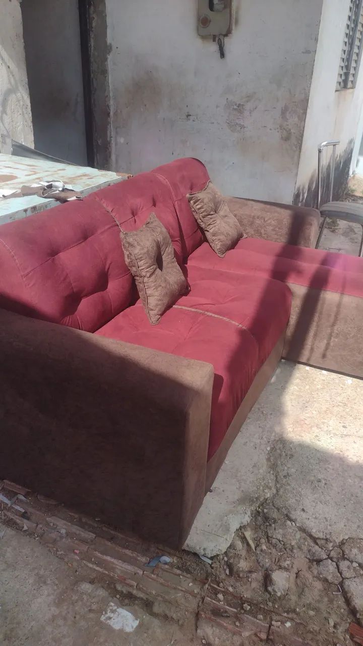 Vendo sofá chasea com duas almofadas  - Foto 5