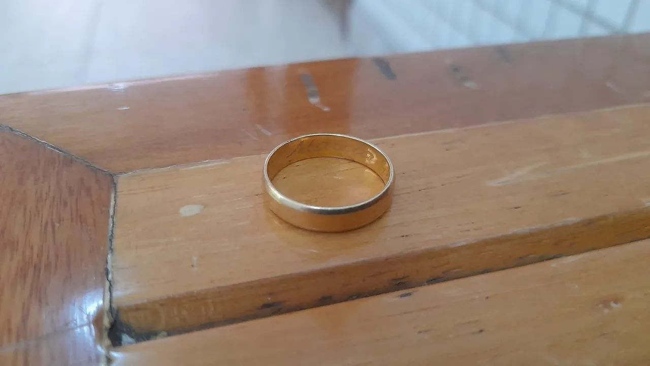 Aliança de ouro 18 K, 3,55 gramas!! - Foto 2