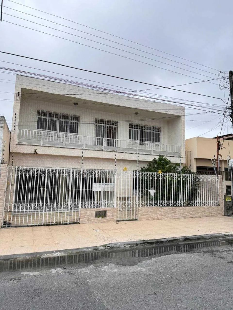 CASA EM RUA PÚBLICA NO SALGADO FILHO [57607]