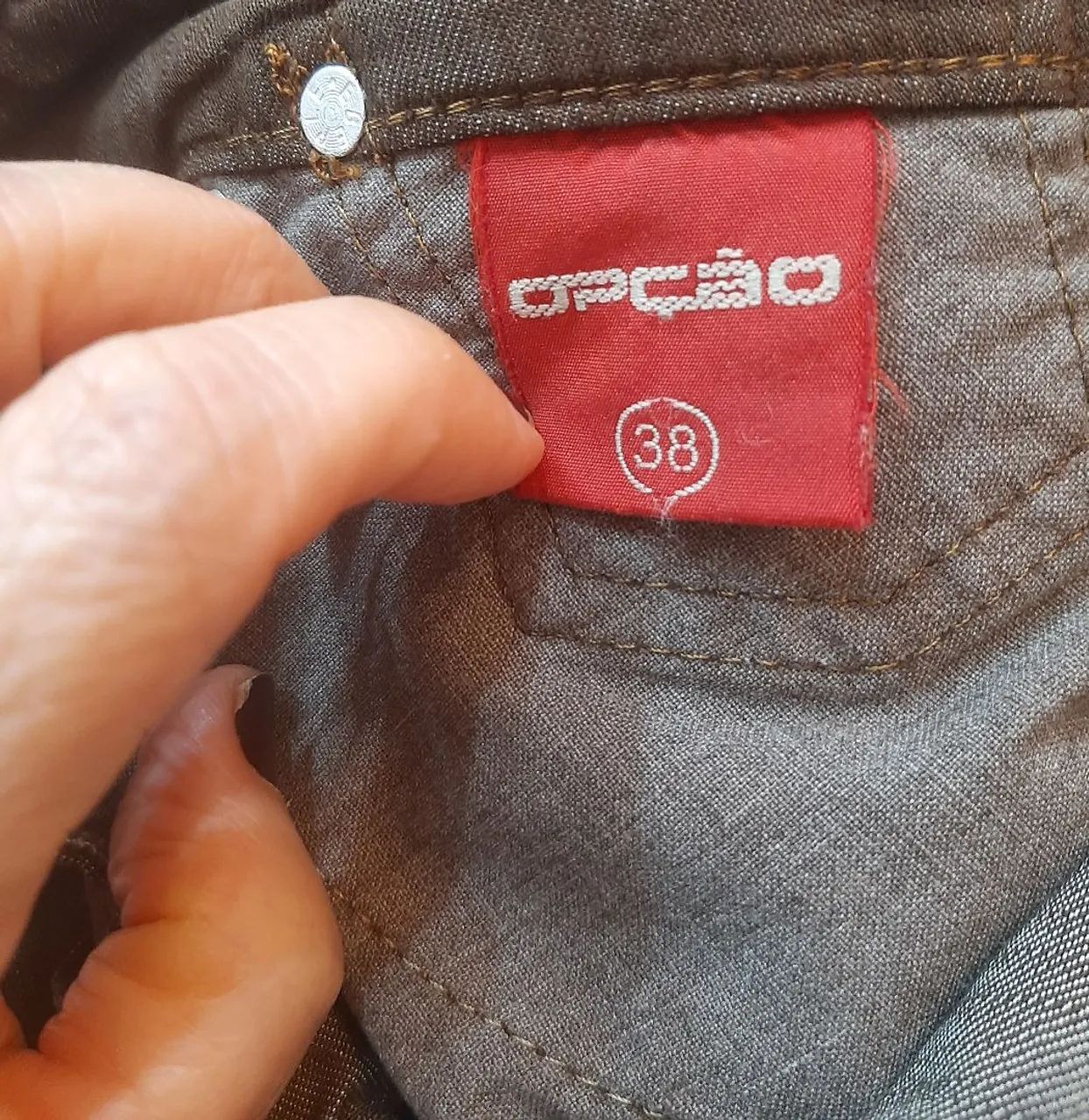 Bermudão marca OPÇÃO. Cor marrom.  Tamanho  38. - Foto 3