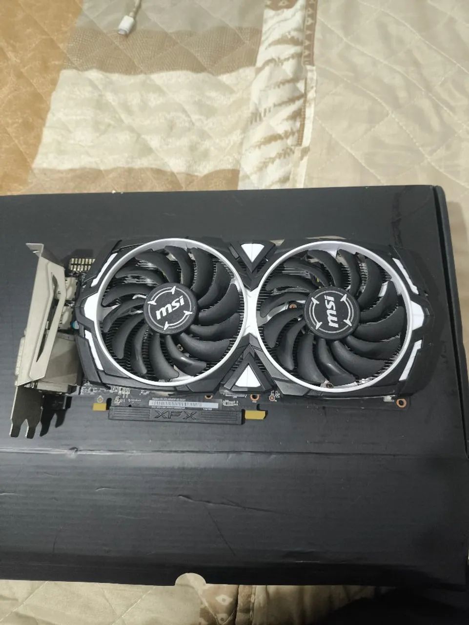 Placa de vídeo RX 570 armor oc 4gb