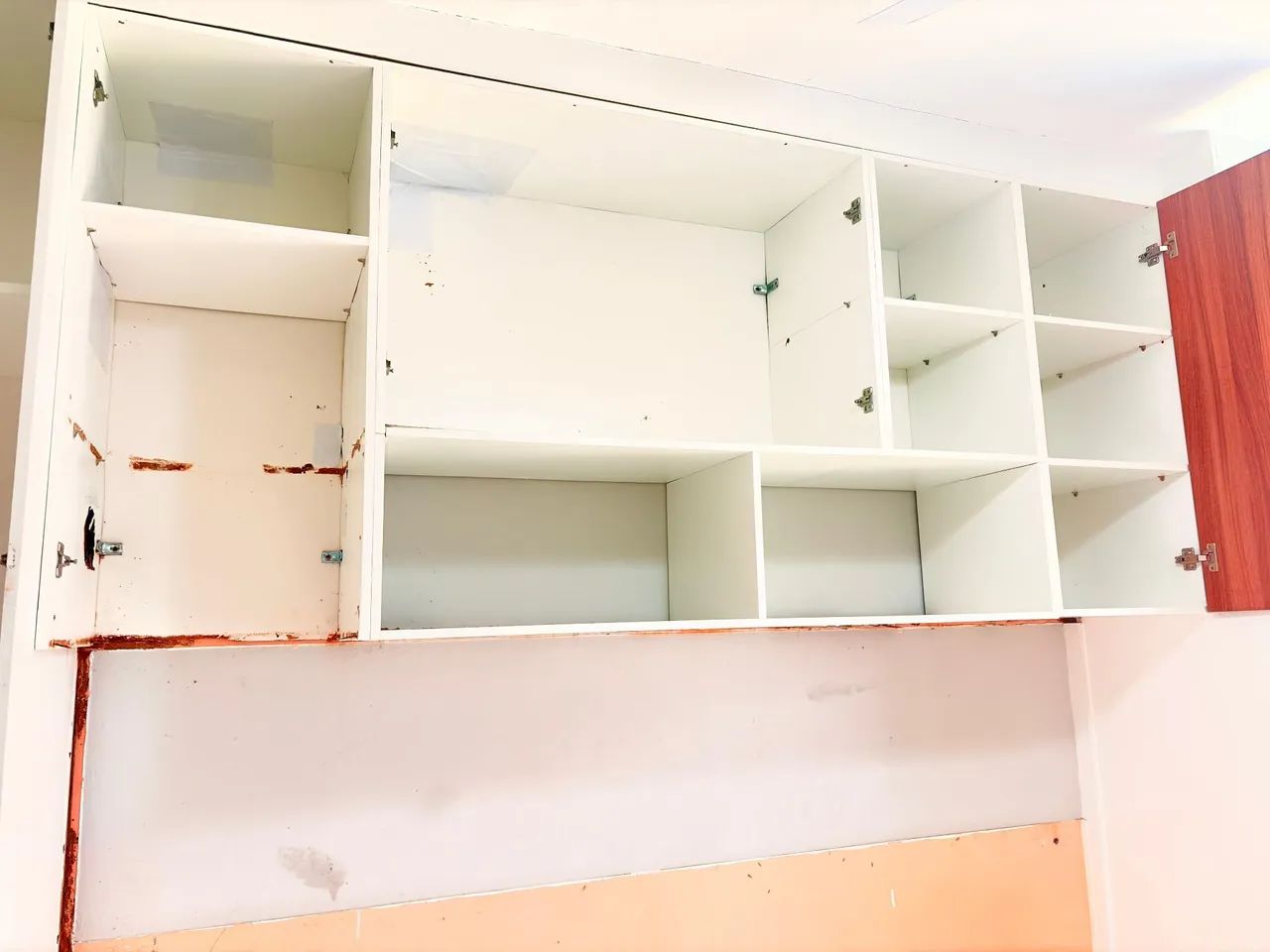 Montagens e colocações de  portas e montagem e de móveis  - Foto 2