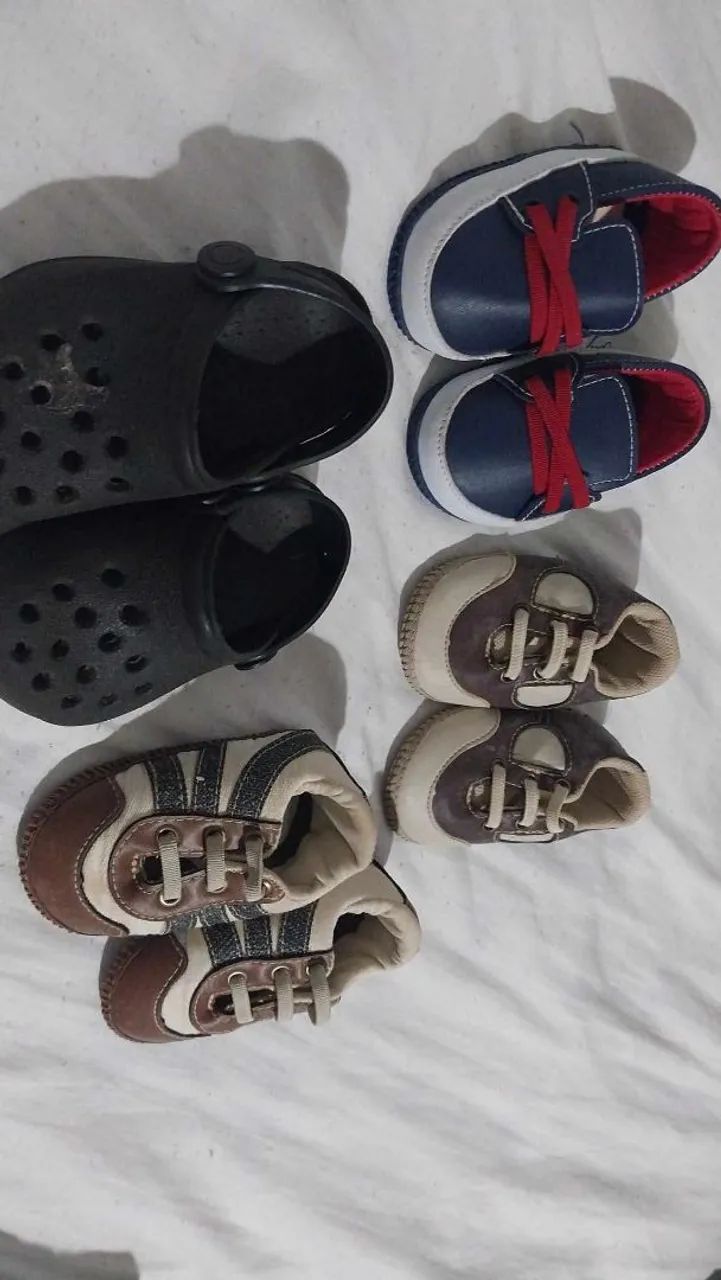 Sapatinho de bebê masculino 