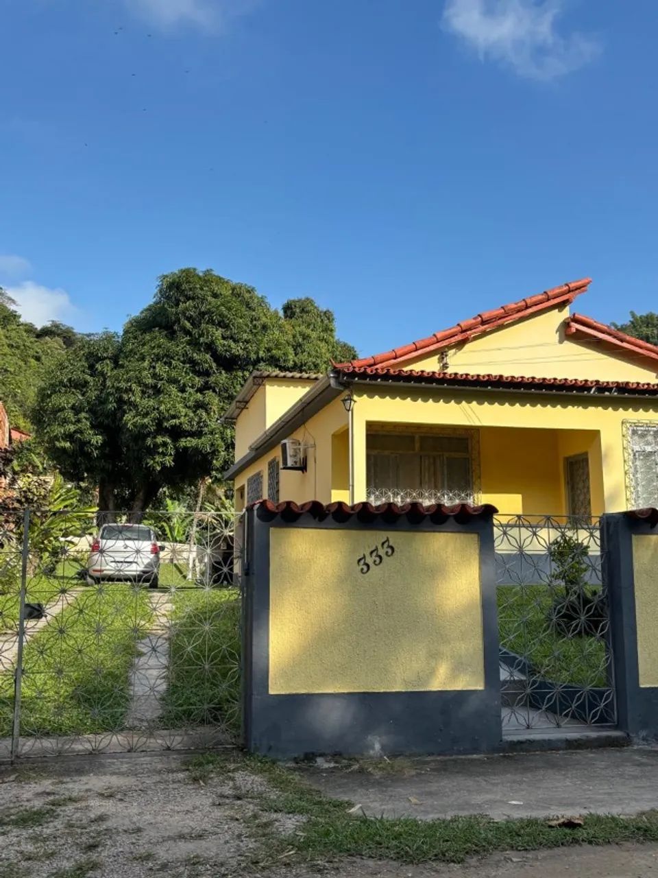 Casa com piscina em Magé 
