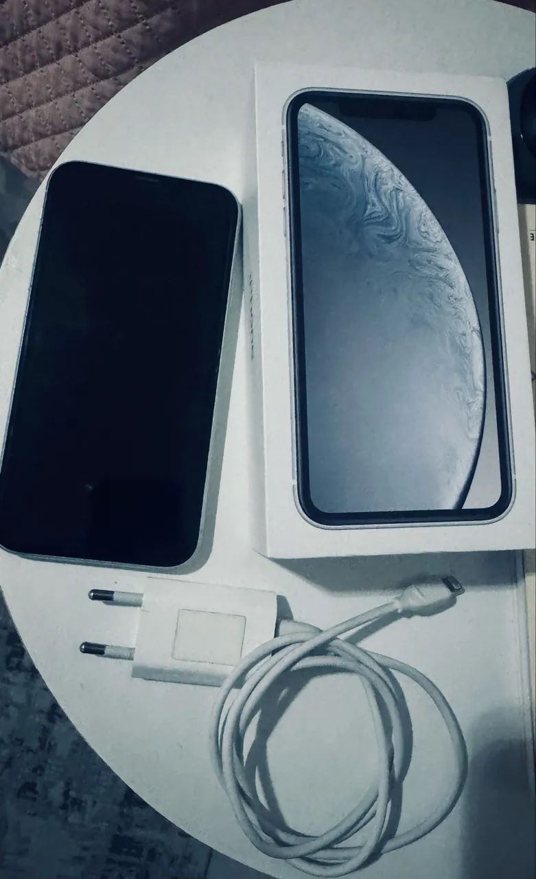 iPhone XR - Branco 64g