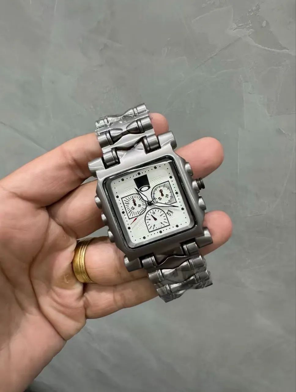Relógio Oakley minute machine série prata 
