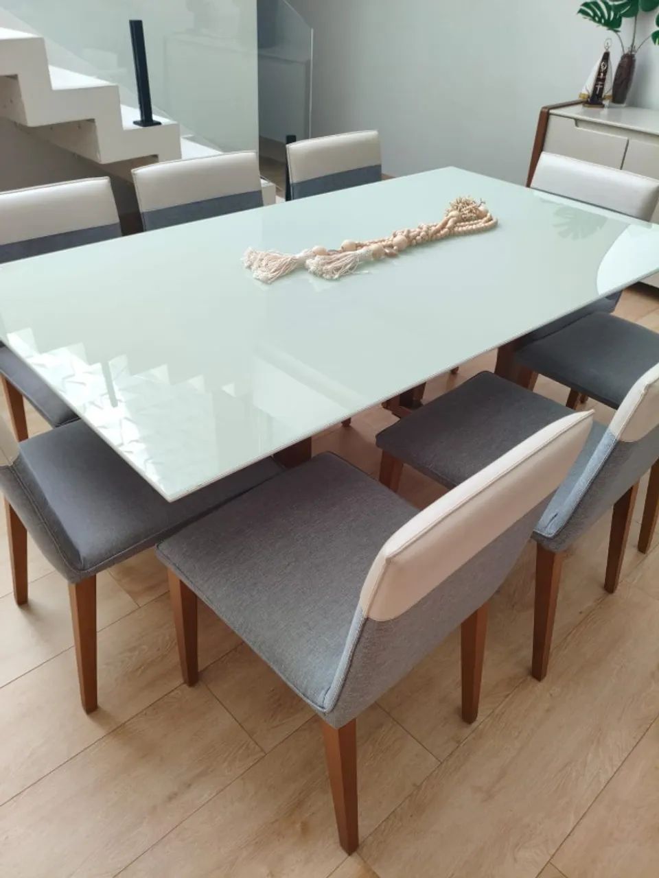 Mesa de Jantar retangular com 8 cadeiras, branco laca e vidro off white  - Foto 2