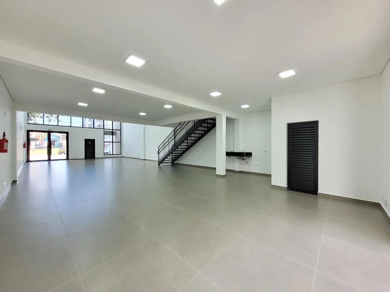 Sala para alugar em Maringá, Zona 05, com 238 m² - Foto 3