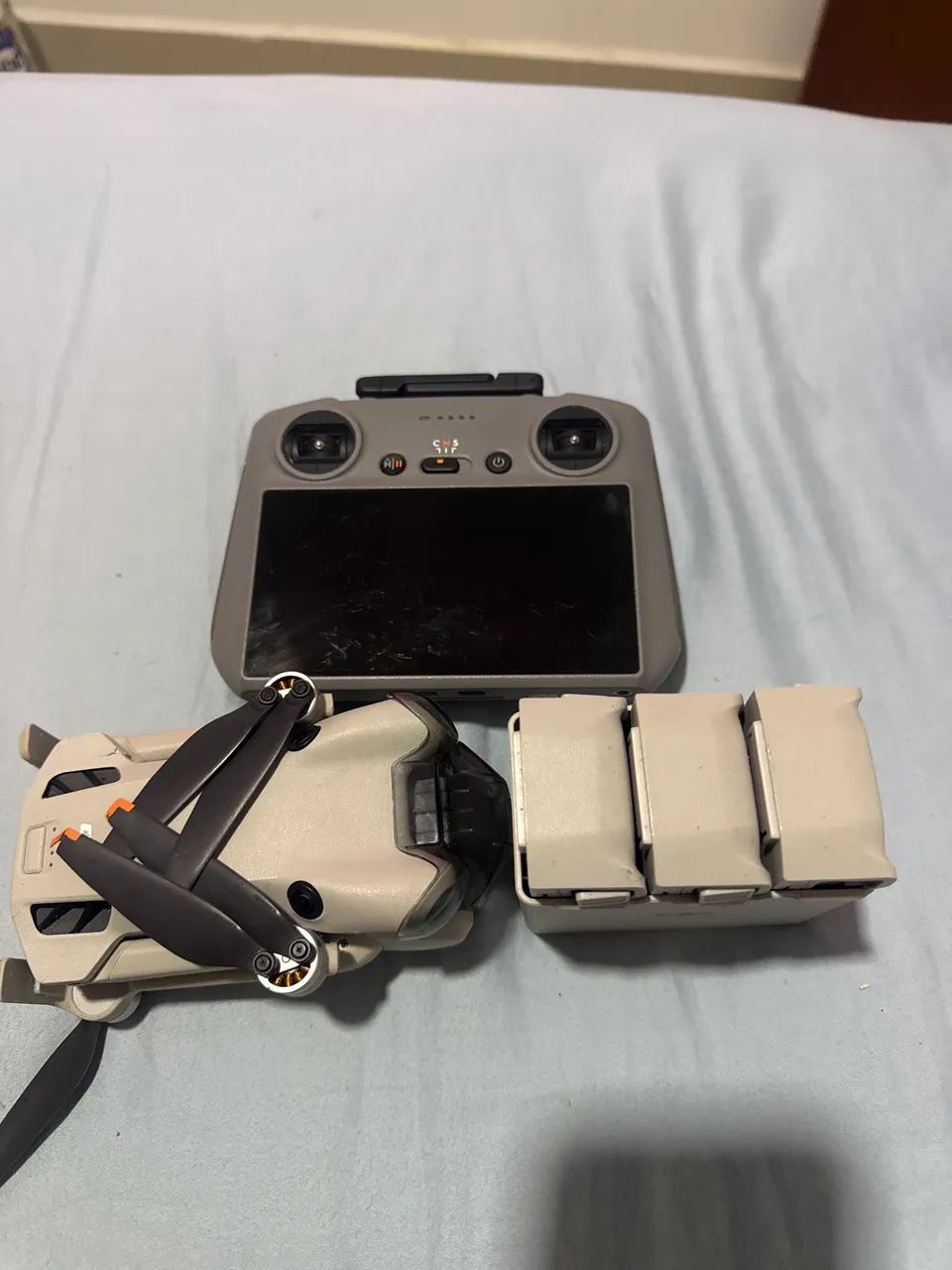 VENDO DRONE DJI MINI 4 PRO COM 04 BATERIAS , CONTROLE E ACESSÓRIOS 