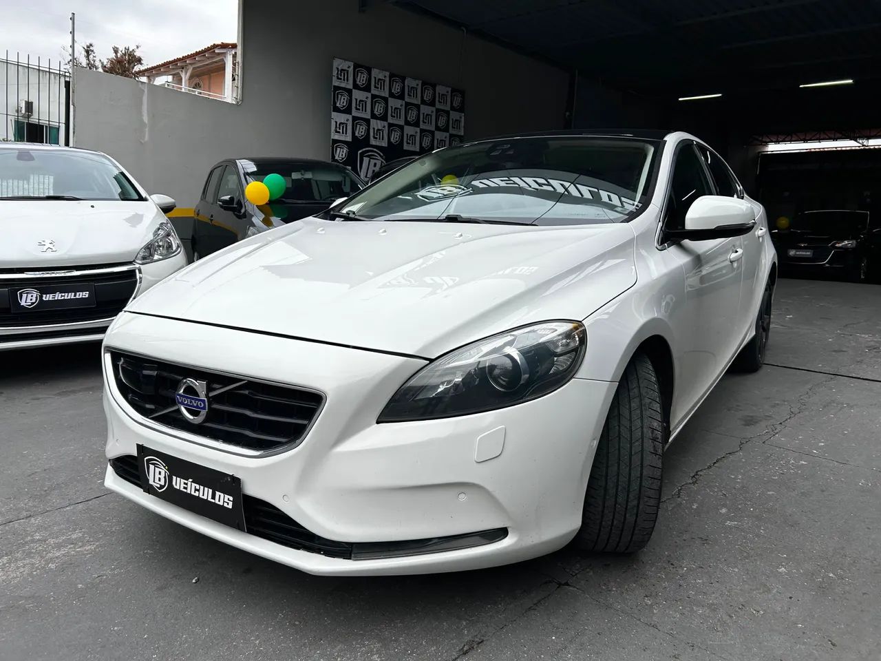 Volvo V40 T-4 2.0 Aut./mec. 2014 - Foto 3