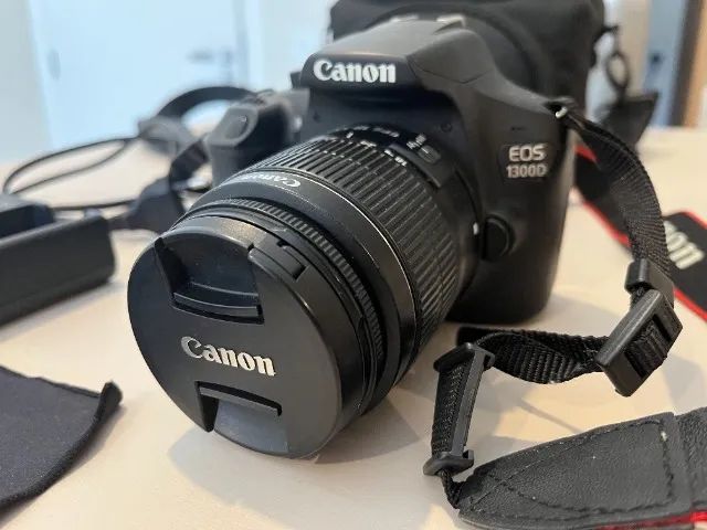 Camera CANON EOS 1300D