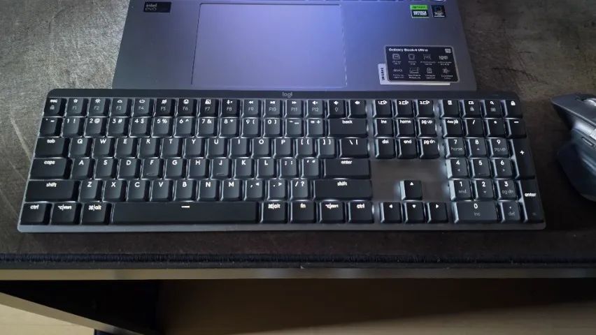 Teclado Logitech MX Mechanical + mouse Logitech MX Master 3S - Foto 4