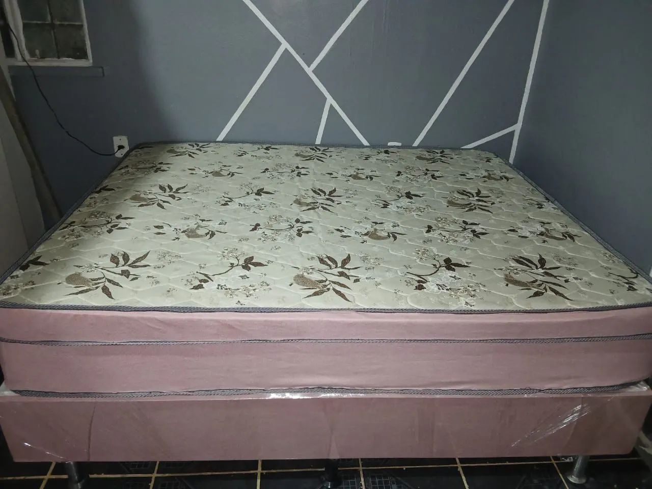 Cama Box Queen size base e colchão de molas ensacadas  - Foto 4