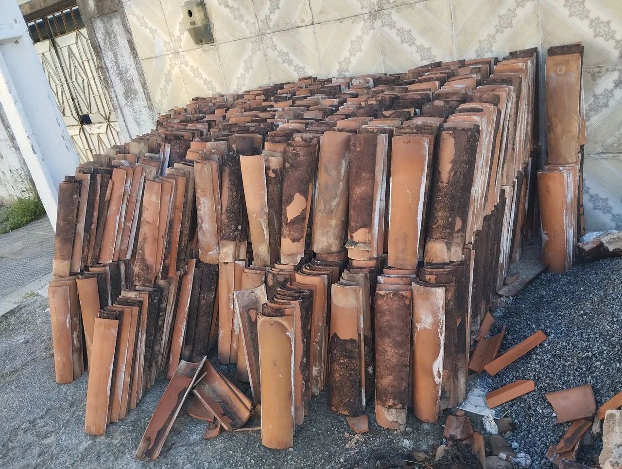 Vendo 2000 telhas colonial