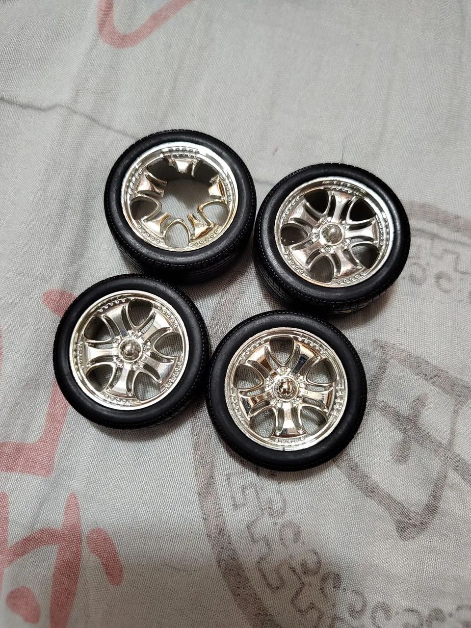 11 Jogos de rodas 1/18 coleção lote autoart ertl Jada nacionais rodinhas Custom kyosho  - Foto 5