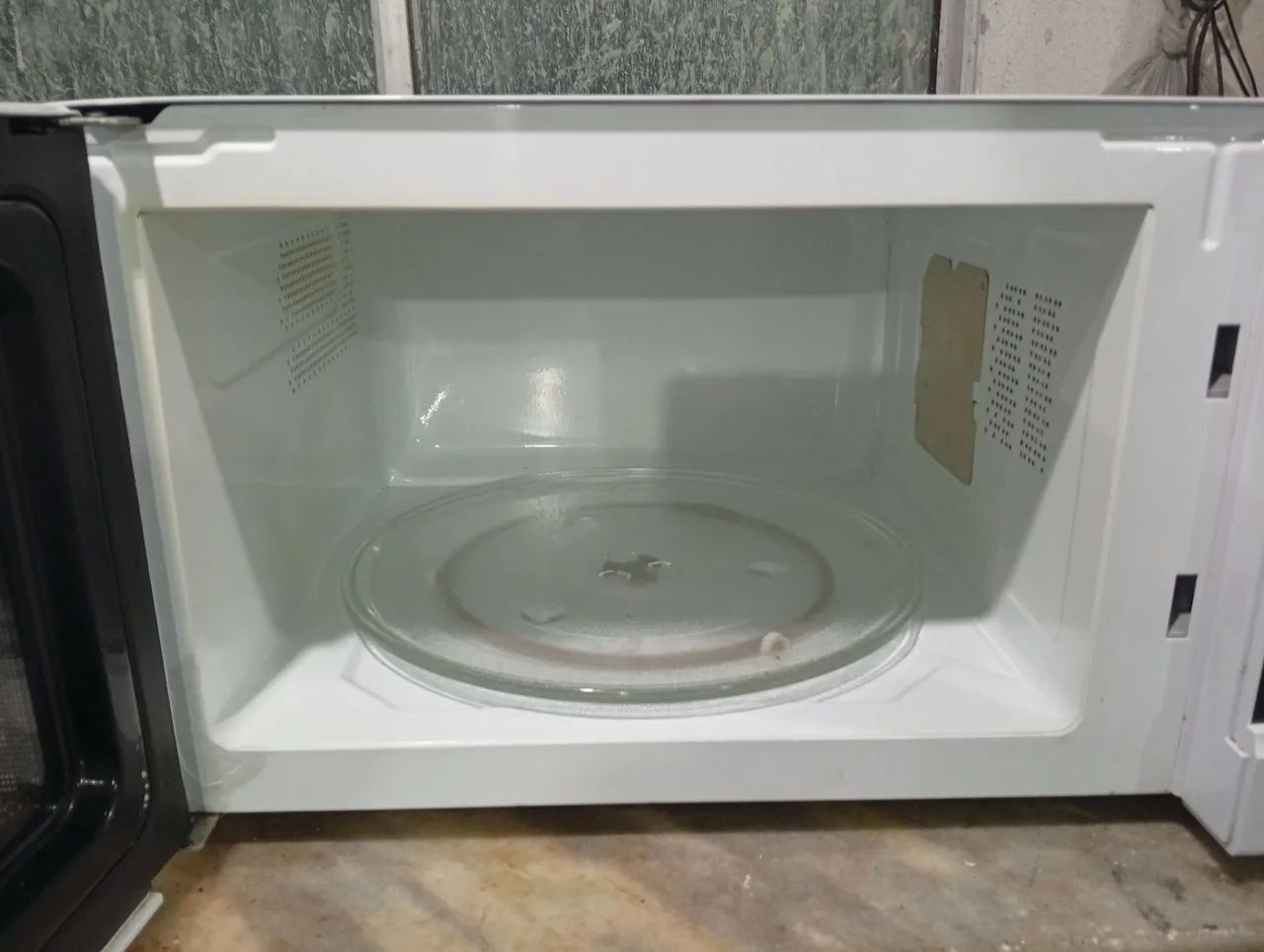 Microondas continental 30 litros  - Foto 2