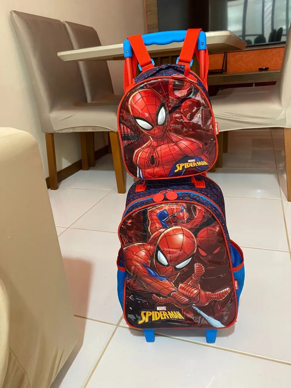 Vendo mochila seminova