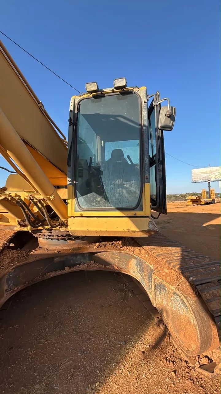 ESCAVADEIRA KOMATSU - Foto 6