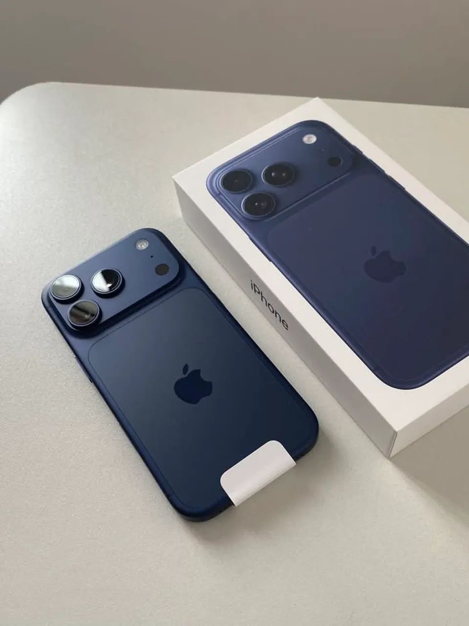 iphone  17pro max 1T azul  - Foto 3
