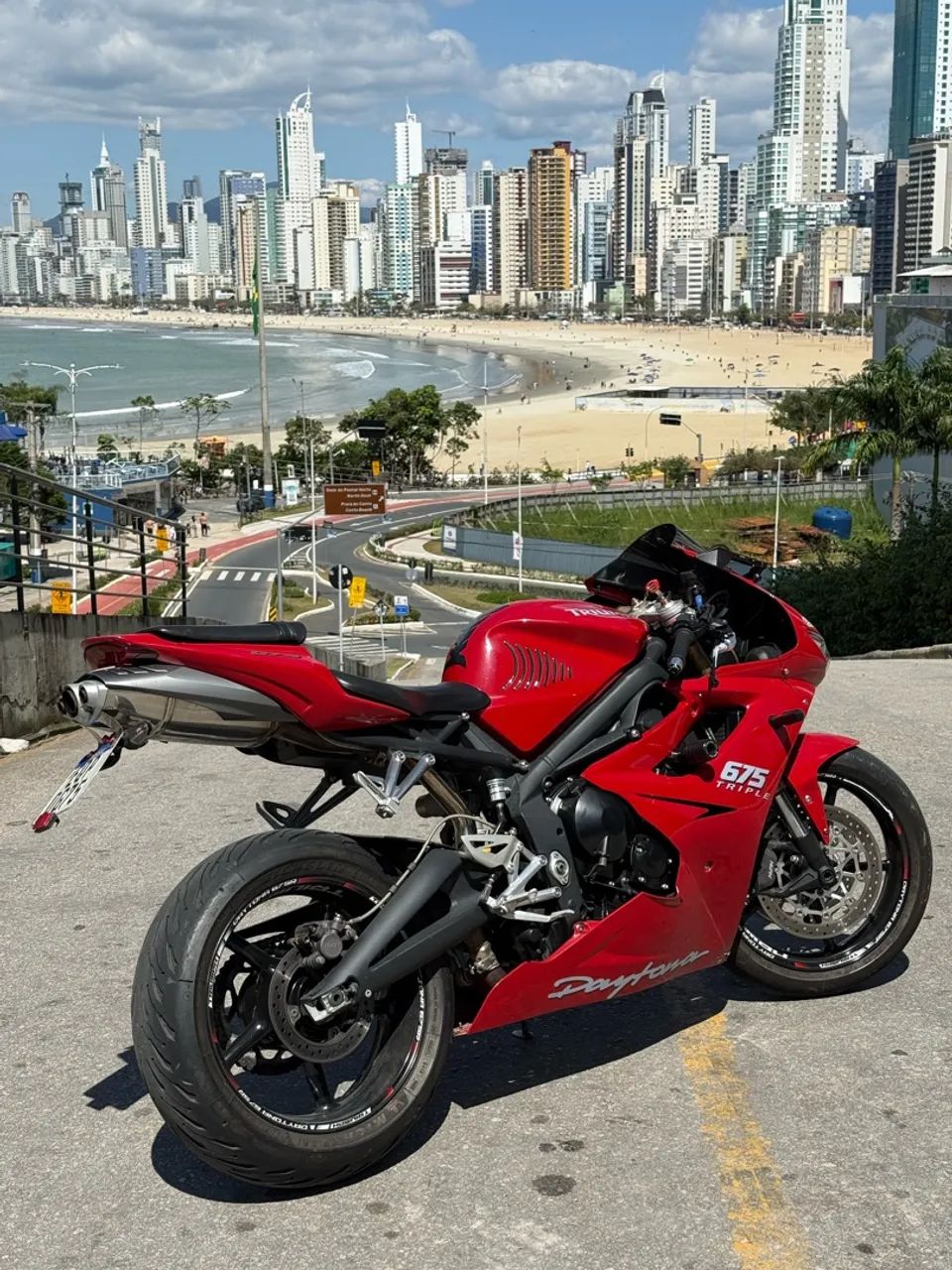 Triumph Daytona 675  - Foto 2