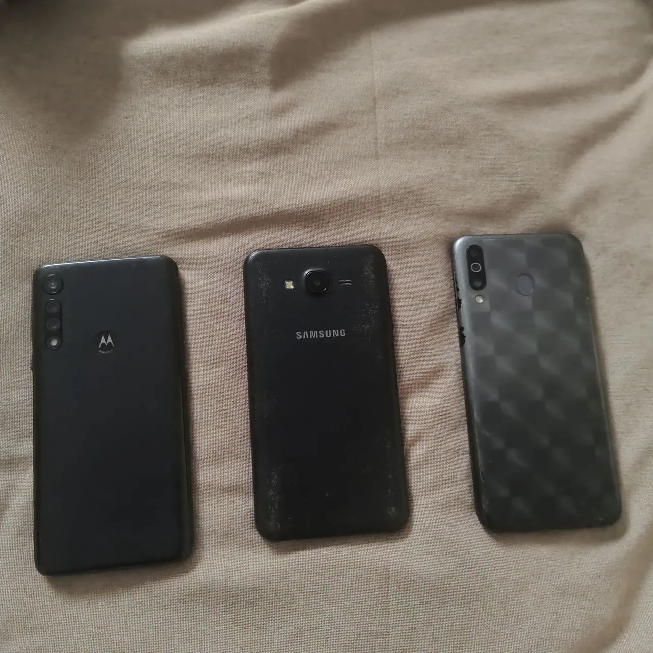3Celulares: Samsung m30, Samsung J7neo e Motorola G8 play