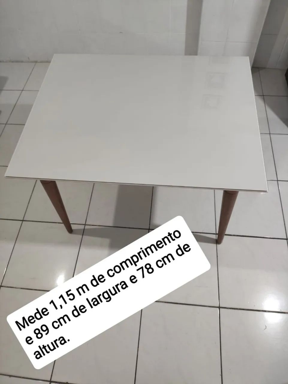 Mesa madeira c /tampo de vidro 