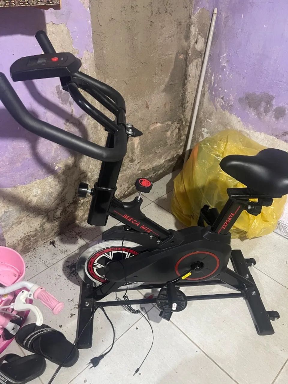 Vendo bicicleta ergométrica nova  - Foto 3