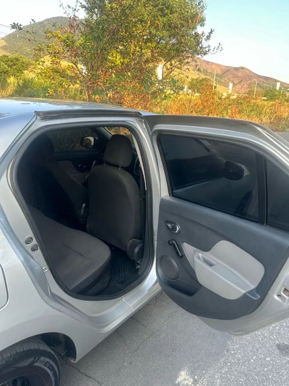 Renault Logan Expression Flex 1.0 12V 4P 2019 - Foto 4