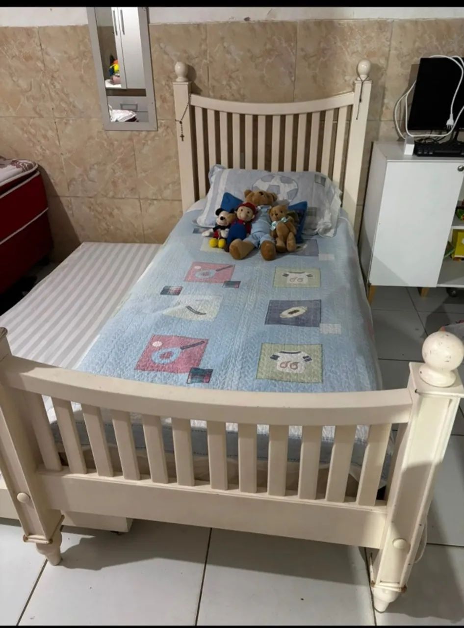 DUAS  CAMA EM UMA COM DOIS COLCHÕES EM ÓTIMO ESTADO 