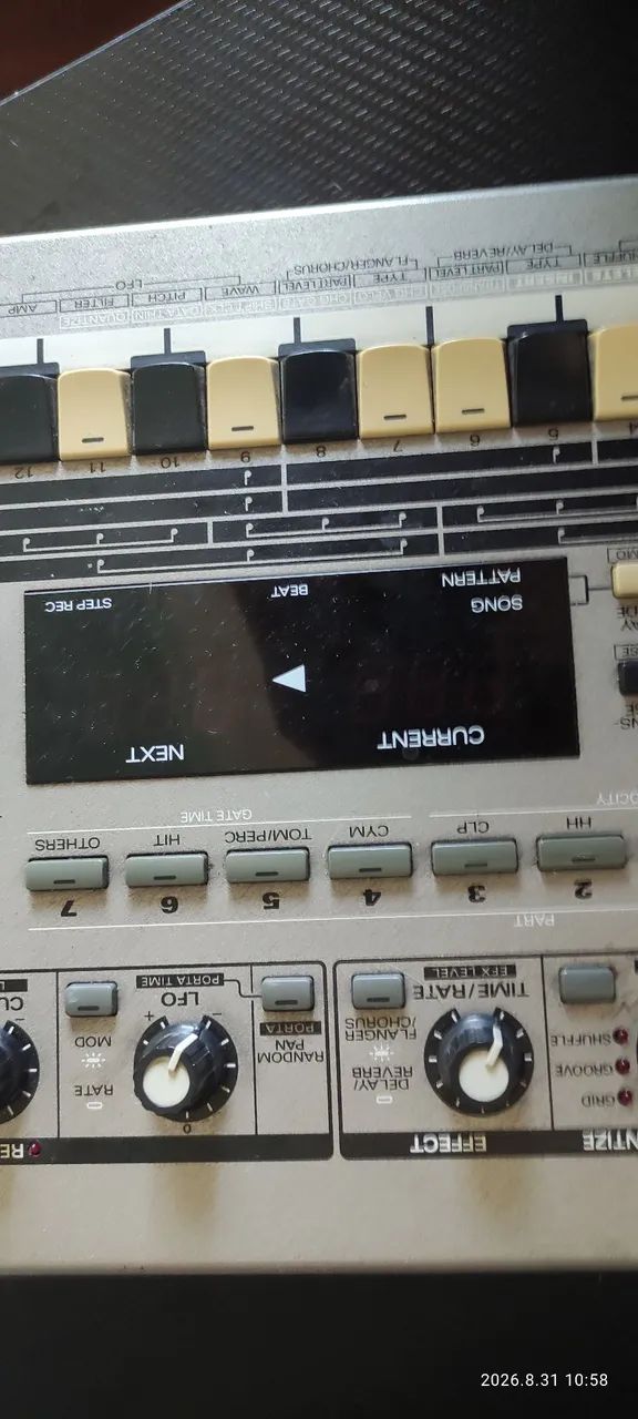 Roland MC-303 - Foto 4