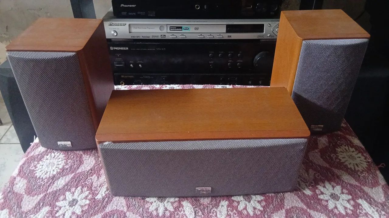 Trio de Caixas Onkyo Funcionando.