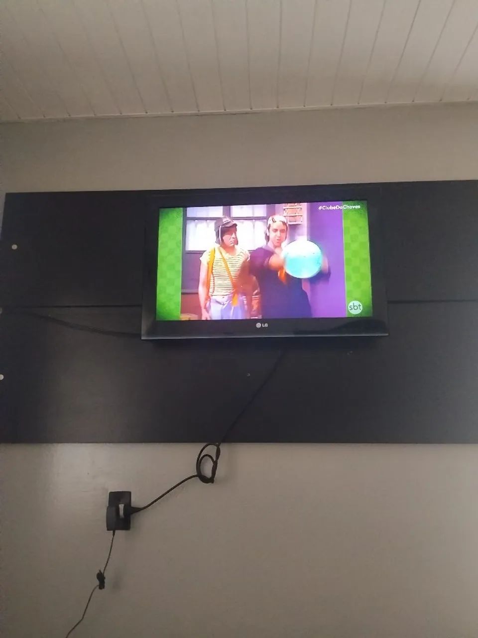 Vendo TV 32 polegadas funcionando tudo com controle valor 430.00 cont Wats 45.9. *