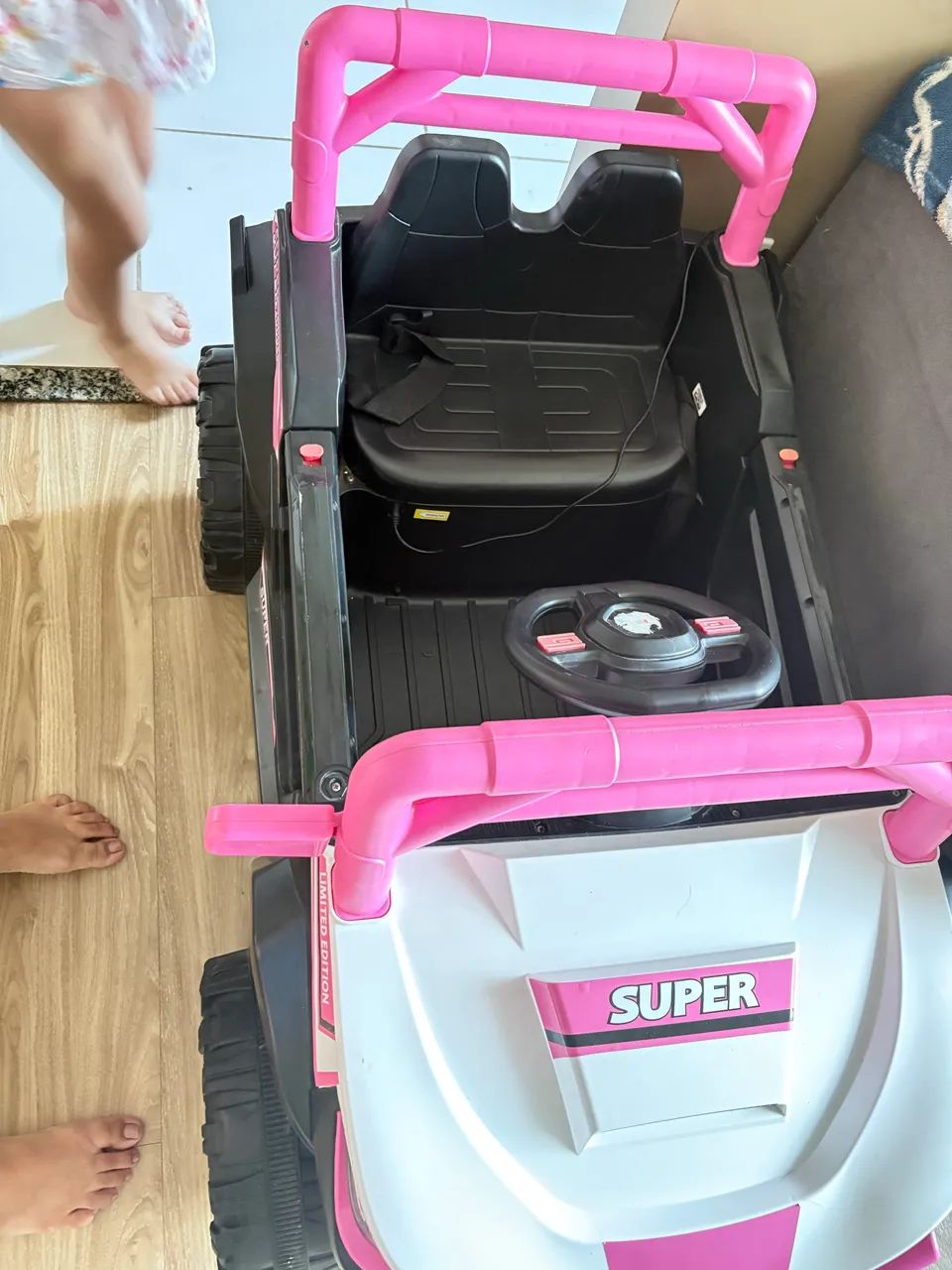 Jeep infantil elétrico 