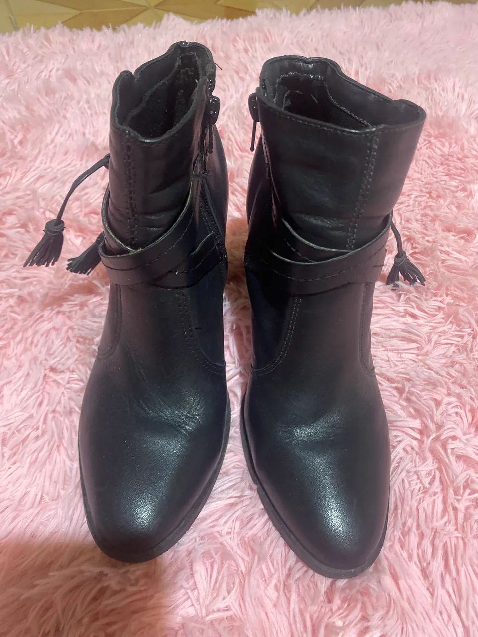 Bota cano curto de salto
