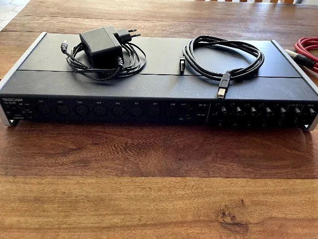 TASCAM 16x08 INTERFACE DE AUDIO 