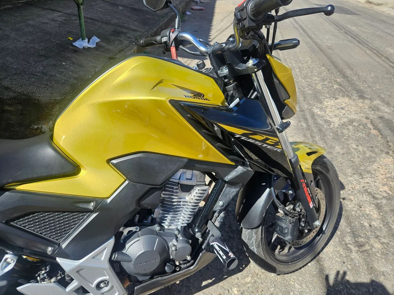 HONDA CB 300F DOURADA - Foto 4